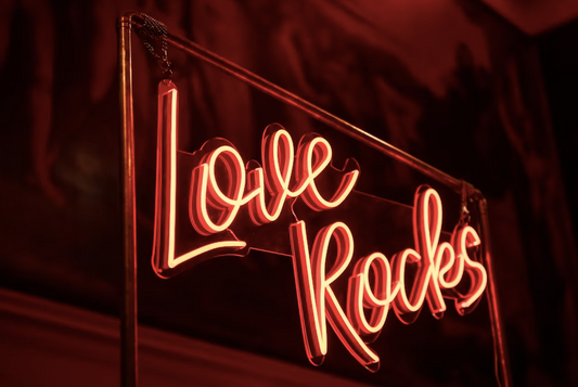 6 Creative Ways to Incorporate Neon Signs into Your Wedding